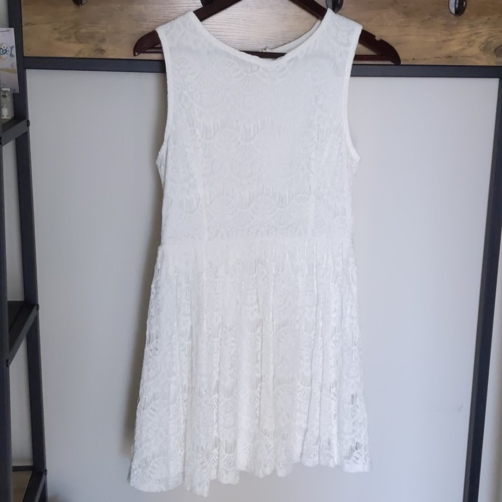 Beautiful White Lace Dress size Large